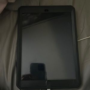 Brand new never used Apple iPad Air with beetle defense case